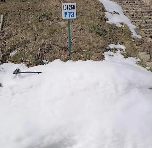 Avec Belle Vue Sur Montagne *